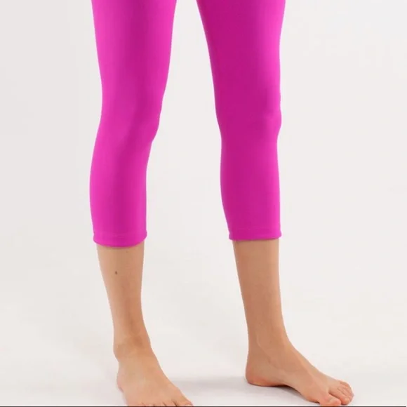 Lululemon Wunder Under Crop Reversible - Picture 2 of 9